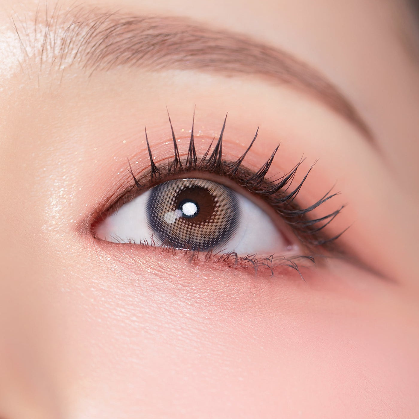 The Rise of Korean Color Lens in Global Beauty and Fashion Trends