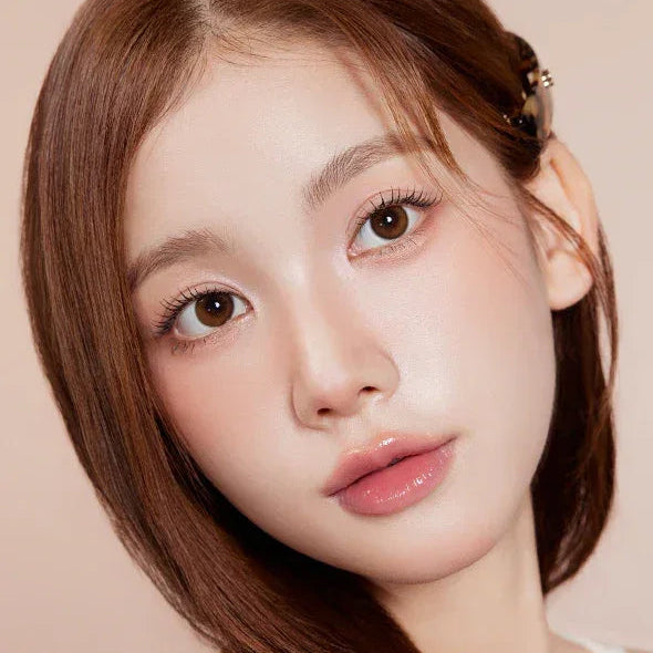 K-FDA approved colored contacts model wearing Dahlia Brown