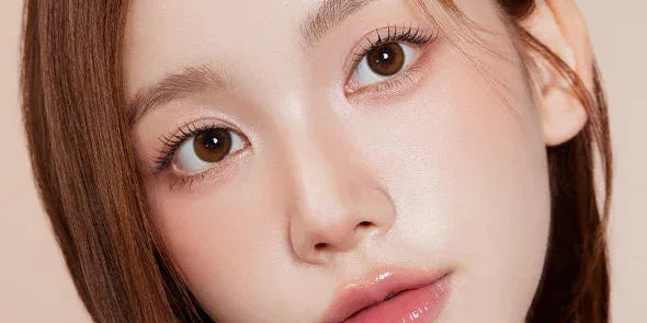K-FDA approved colored contacts model wearing Dahlia Brown