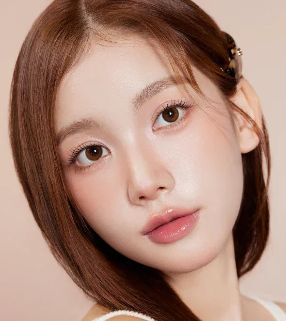 K-FDA approved colored contacts model wearing Dahlia Brown