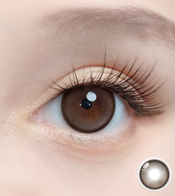 KIVR colored contacts eye close-up
